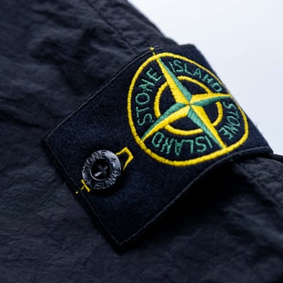 Stone Island 標準版型金屬尼龍長褲 黑7