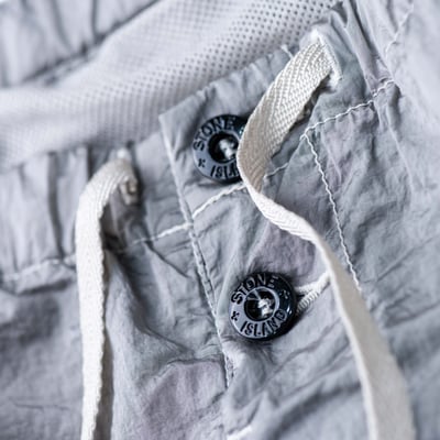 Stone Island 金屬尼龍沙灘褲 灰5