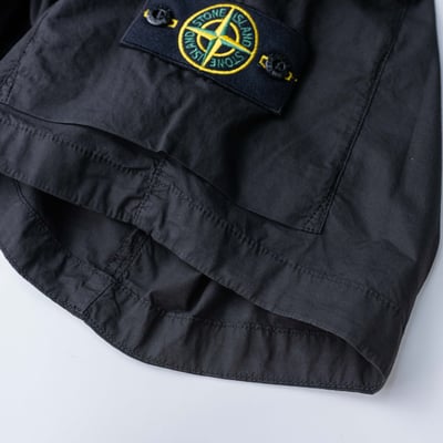 Stone Island 百慕達標準短褲 黑7