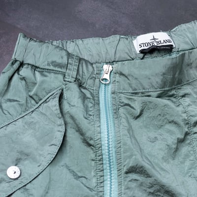 31619 NYLON METAL IN ECONYL® REGENERATED NYLON 尼龍金屬長褲 鼠尾草綠3