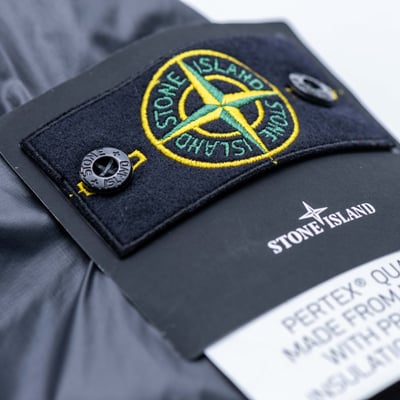 Stone Island PERTEX® QUANTUM MADE FROM NETPLUS® WITH PRIMALOFT 無帽羽絨外套 黑色7