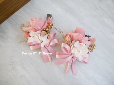 永生玫瑰胸花【莓粉流沙】1