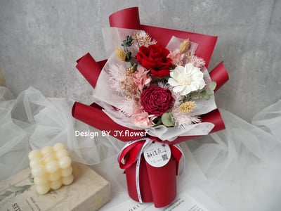 中小型永生玫瑰花束【櫻紅】1