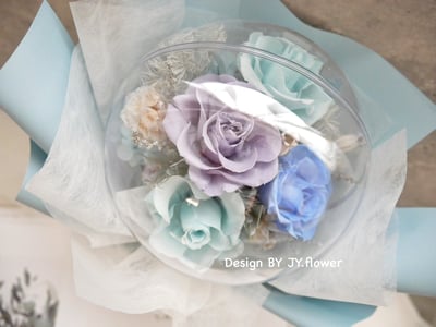 波波球小款永生玫瑰花束【蔚藍天際】2