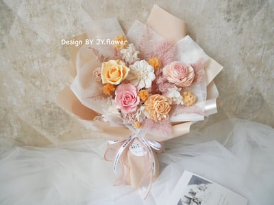 中大型韓式永生玫瑰花束【柔黃杏粉】1