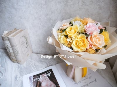 中大型永生玫瑰花束【柔黃杏粉】2