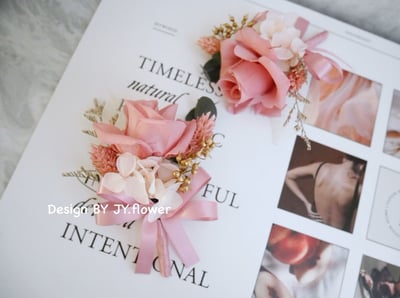 永生玫瑰胸花【莓粉流沙】2