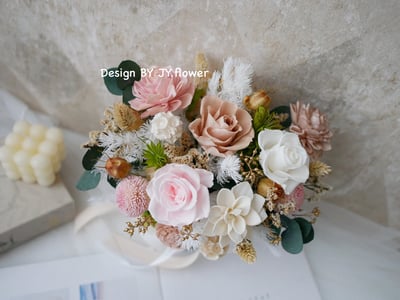 自然型手綁不凋捧花【柔光秘境】2