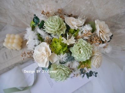 自然型手綁乾燥花捧花【夏日燦金】2