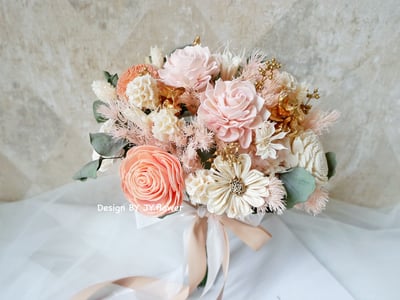 自然型手綁乾燥花捧花【珊瑚粉金】1
