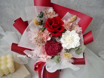 中小型永生玫瑰花束【櫻紅】2