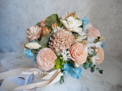 自然型手綁乾燥花分束捧花【茶霧晴藍】1