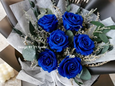 中大型永生玫瑰花束【經典藏藍】2