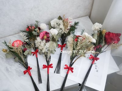 自然型手綁乾燥花分束捧花【嫣紅柔綠】3