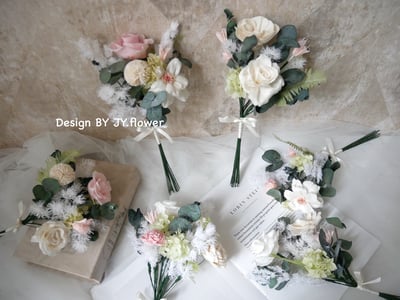 自然型手綁不凋花分束捧花【純白柔粉】3