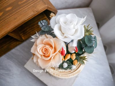 永生玫瑰水晶球玻璃罩帶路雞夜燈【溫柔香檳】3