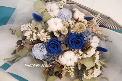 大型乾燥永生玫瑰花束【時尚藍調】3