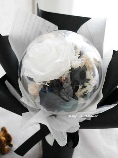 波波球小款永生玫瑰花束【經典白黑】2