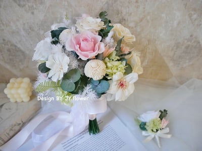 自然型手綁不凋花分束捧花【純白柔粉】4