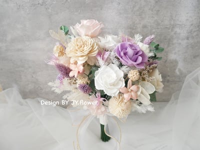 自然型手綁不凋捧花【純白紫粉】1