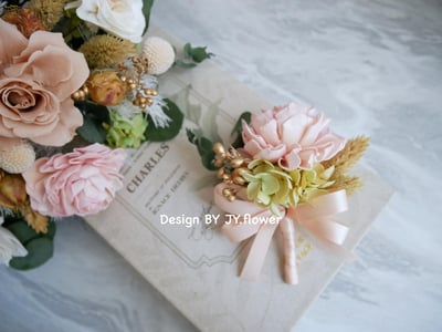 自然型手綁不凋捧花【柔光秘境】3