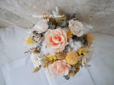 自然型手綁不凋捧花【日光柔棕】2