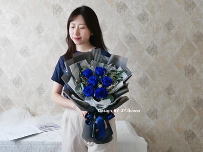 中大型永生玫瑰花束【經典藏藍】3
