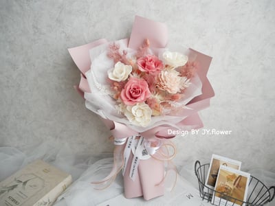 中大型韓式永生玫瑰花束【春櫻】1