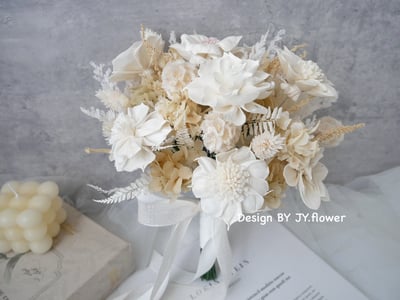 自然型手綁韓式乾燥花捧花【雪白世界】1