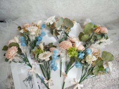 自然型手綁乾燥花分束捧花【茶霧晴藍】2