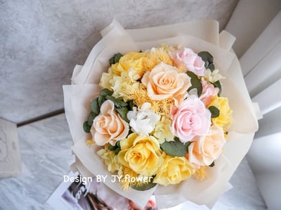 中大型永生玫瑰花束【柔黃杏粉】3