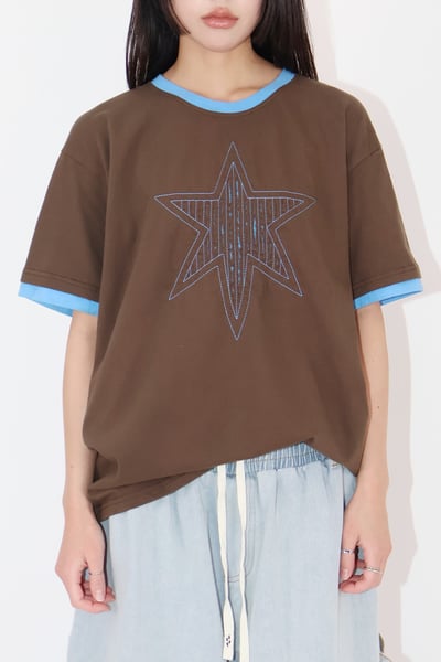 撞色星芒滾邊短T1
