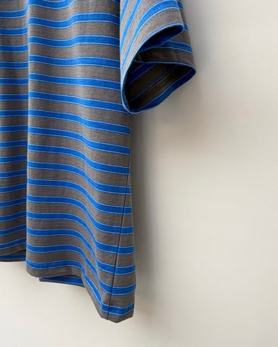 撞色領口寬版細條紋TEE5