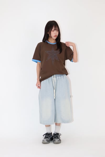 撞色星芒滾邊短T4