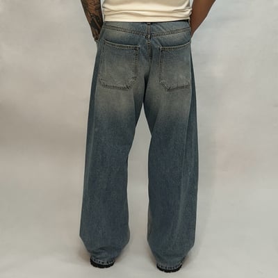 【fuchun】【🇰🇷】不均勻 淺刷色 刀割 破壞 水洗 寬版 牛仔褲8