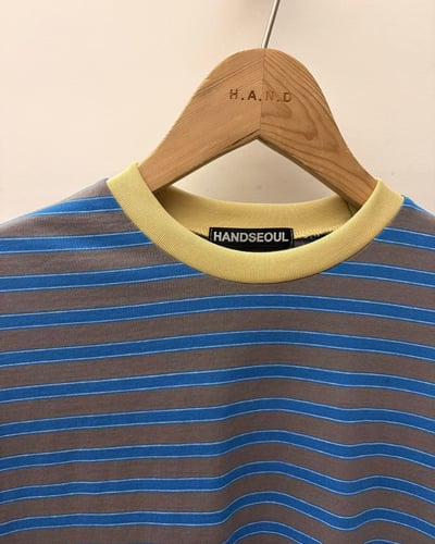 撞色領口寬版細條紋TEE7