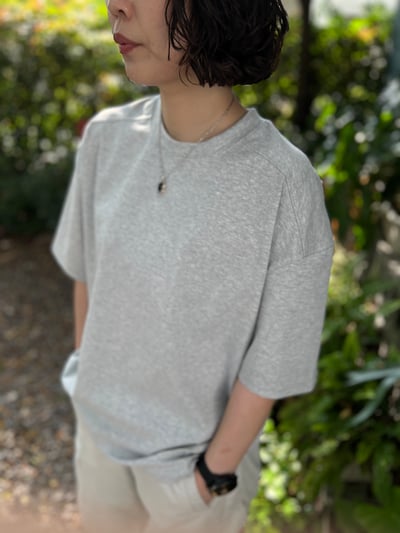 肩線前移立體版型素面T9