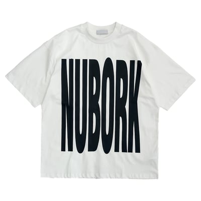 michinnyon NUBORK 極簡放大字標寬版TEE7