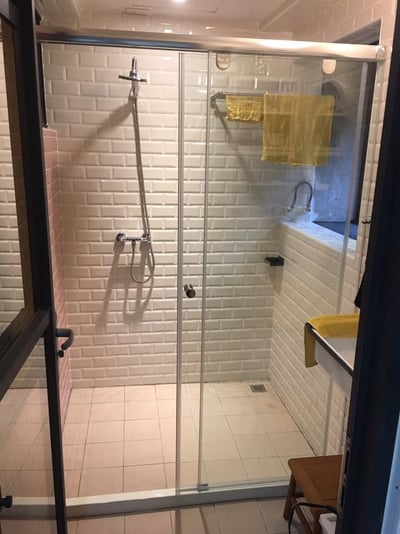 淋浴拉門乾溼分離 - 一字無框內開/外開 JC-0055