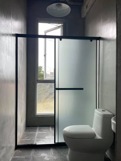 淋浴拉門乾溼分離 - 一字無框內開/外開 JC-006B3