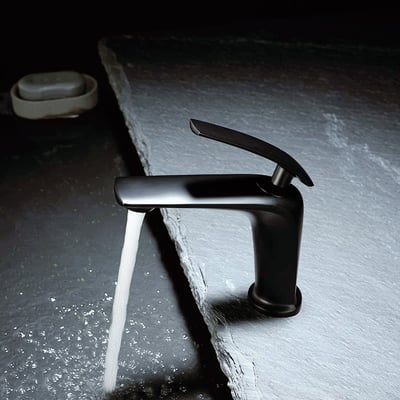 DE系列 - 弧身曲度設計面盆龍頭 - BW-1003336