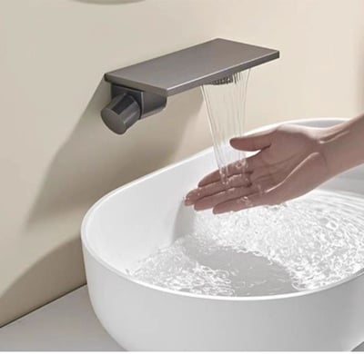 DE系列 - 寬平台式瀑布面盆龍頭 - D802452