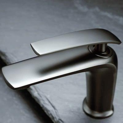 DE系列 - 弧身曲度設計面盆龍頭 - BW-1003334