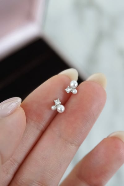 S925 Dainty Pearl Trio Studs 迷你珍珠小鑽轉珠耳環1