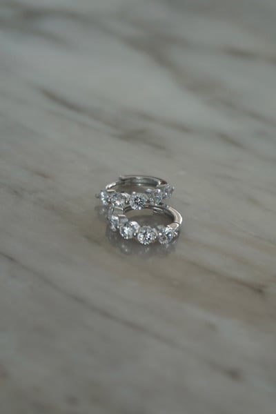 S925 Sparkling CZ Row Hoop Earrings 經典圓排鑽耳扣3