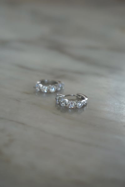 S925 Sparkling CZ Row Hoop Earrings 經典圓排鑽耳扣2