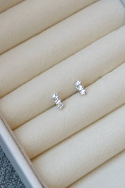 S925 Trio Cluster Stud Earrings 三鑽線條轉珠耳環2