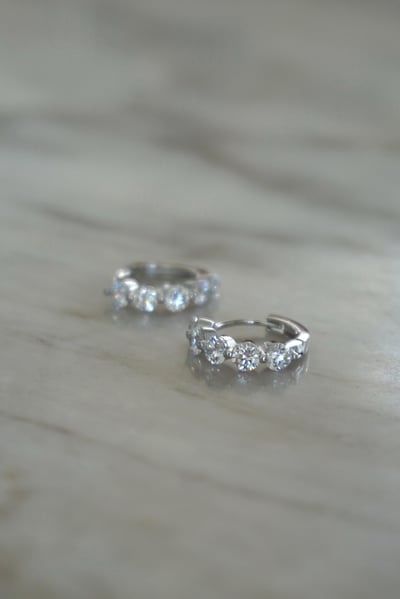 S925 Sparkling CZ Row Hoop Earrings 經典圓排鑽耳扣1