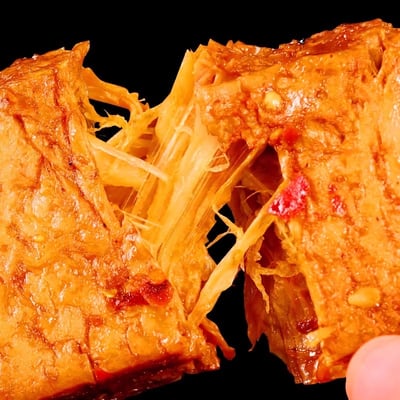 手撕素肉素牛排香辣豆腐干制品健康怀旧休闲小吃零食解馋即食整箱 質保9個月2