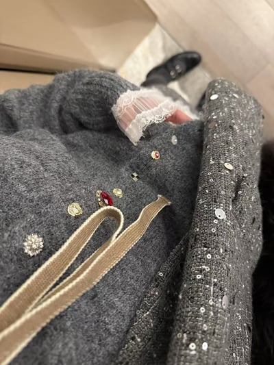 針織毛衣鑽扣不規則開衫2